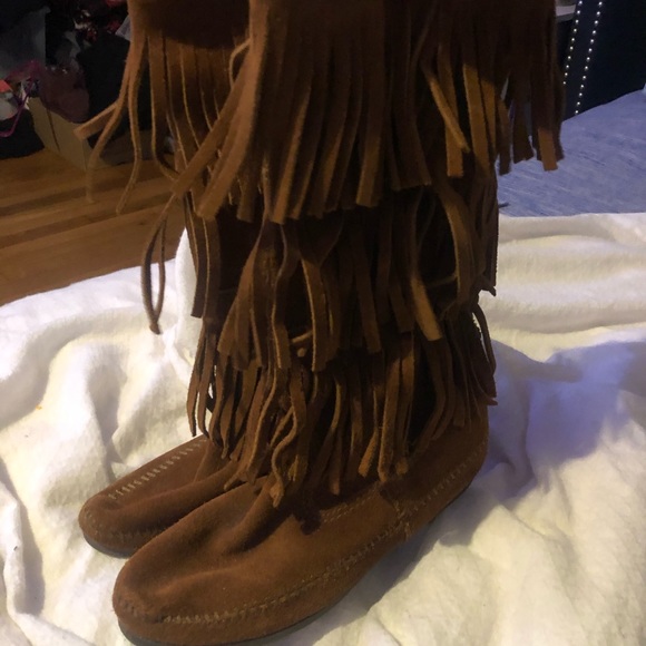 Minnetonka 3-layer fringe boot! - Picture 7 of 7